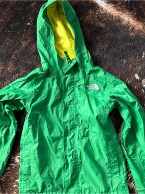 Child Northface Hyvent technology rain jacket, size 7/8 - kelly green W/Pickle!